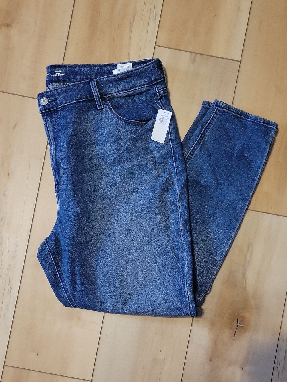 Old Navy Skinny Jeans in Dark Blue Wash